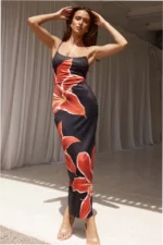 Sexy printed slip dress with a fitted silhouette - Image 5