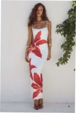 Sexy printed slip dress with a fitted silhouette - Image 4