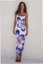 Sexy printed slip dress with a fitted silhouette - Image 3
