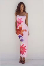 Sexy printed slip dress with a fitted silhouette - Image 2